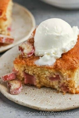 Rhubarb Cake with ice cream